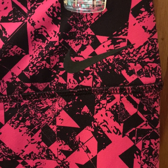 NWOT women’s size medium Nike Dri-Fit capris - Picture 2 of 5